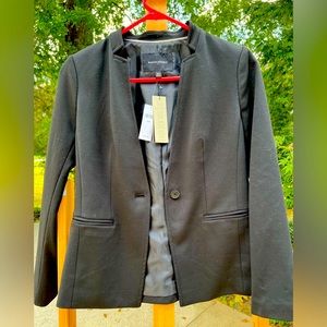 Banana Republic suit blazer. Black with black lining. Size 00P. New with tags.
